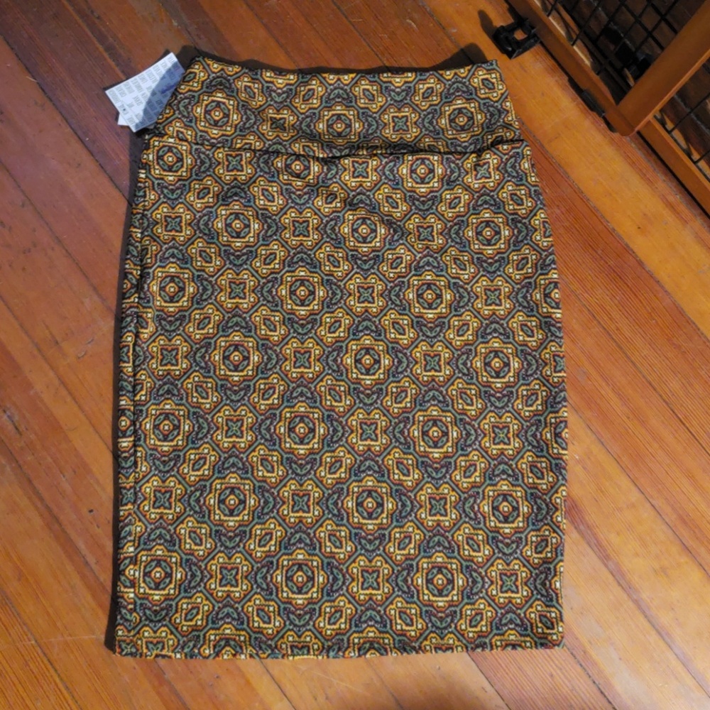LulaRoe Cassie Skirt large
